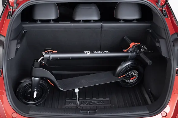 Scooter Additional Trunk Retouched